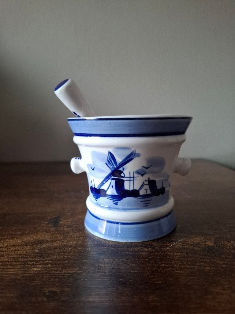 Delfsblauwe vijzel en stamper, Ophalen