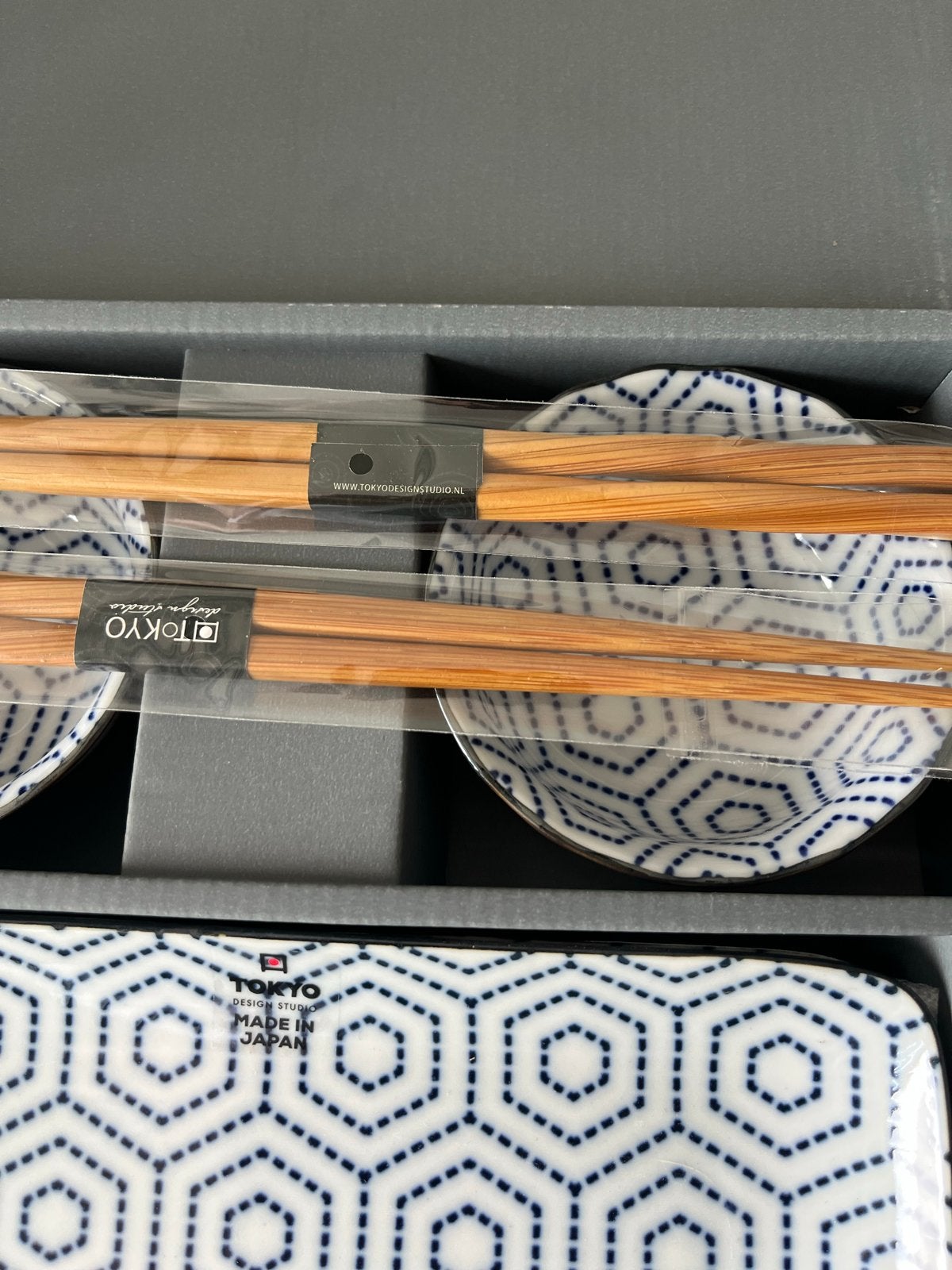 Tokyo Design Studio Sushi Set - 2 Borden, Kommetjes, Eetstok, Verzenden, Keramiek, Nieuw, Overige stijlen