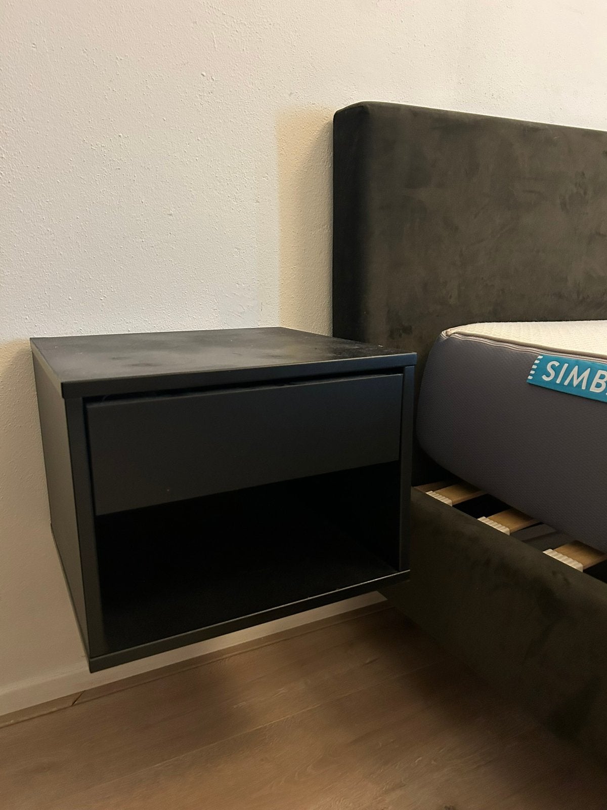 Nachtkastjes zwevend - ikea Vikhammer, Ophalen, Minder dan 45 cm, -, Metaal of Aluminium