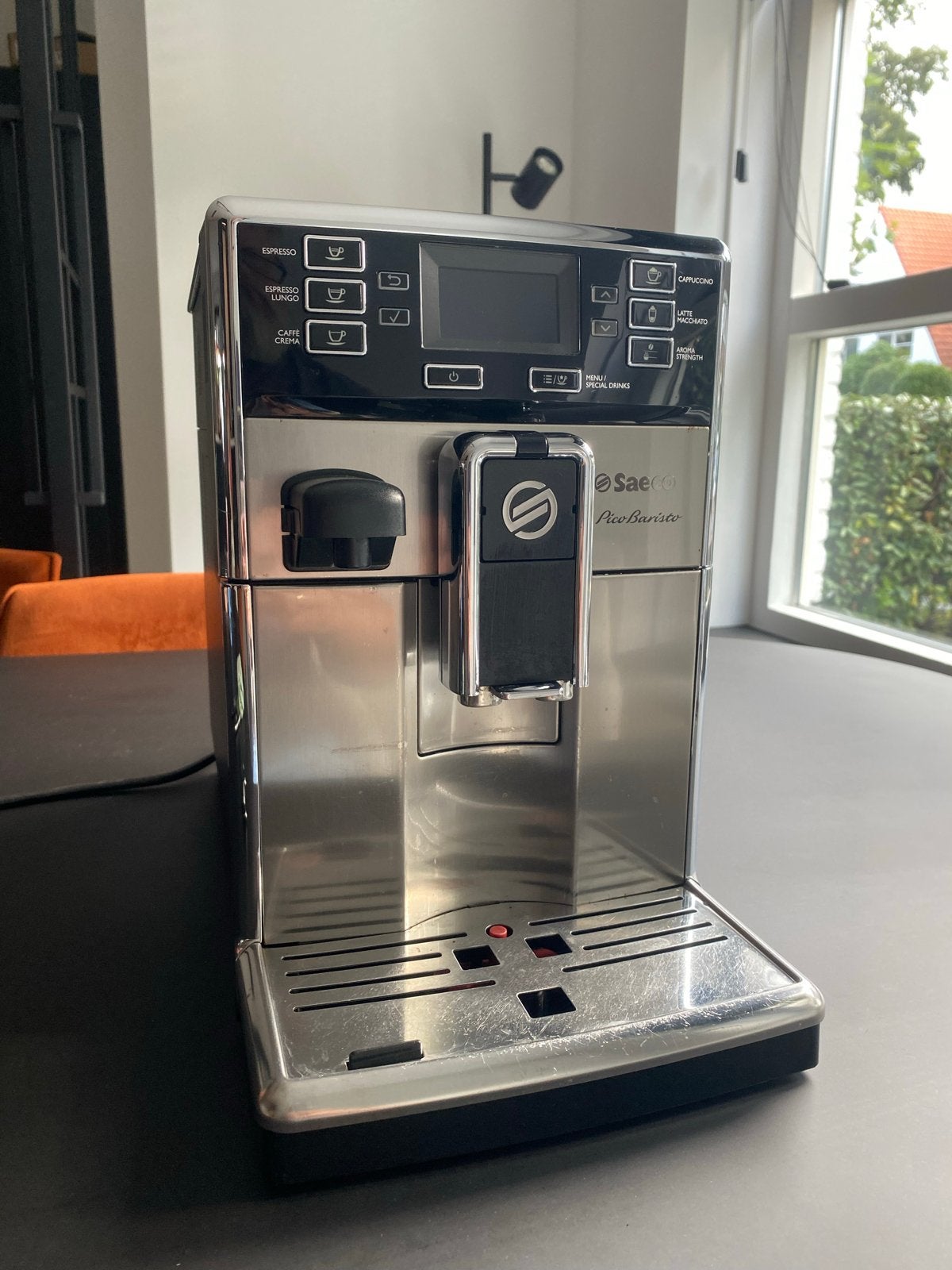 Saeco PicoBaristo Koffie- en Cappuccinoapparaat HD8927, Ophalen, Afneembaar waterreservoir, Gebruikt, Koffiemachine