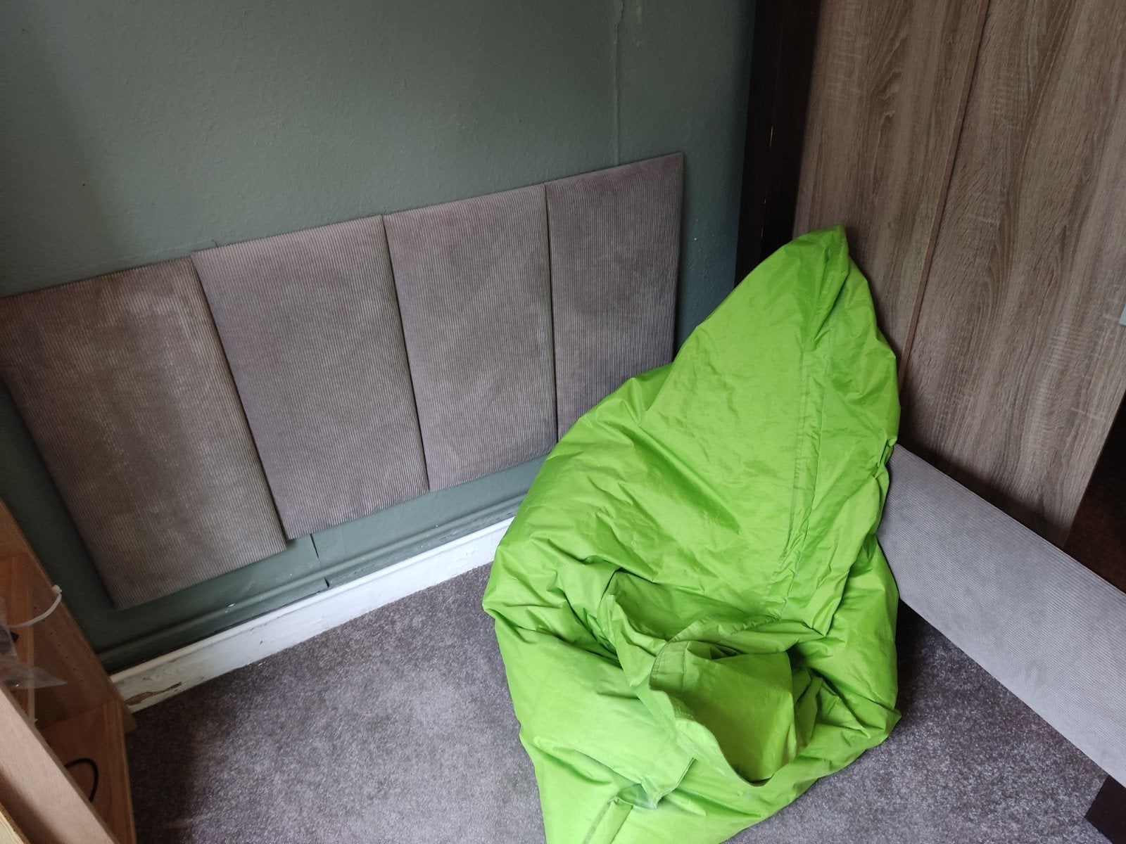 Grijze wandkussen, Huis en Inrichting, Gebruikt, 70 cm of minder, Tweepersoons, Ophalen of Verzenden