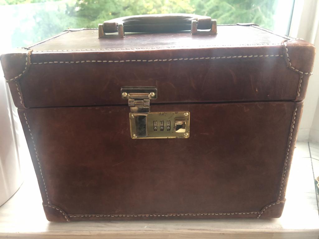 Zeldzame vintage leren beautycase cognac kleur, Bruin, Met slot, Ophalen of Verzenden, Zo goed als nieuw