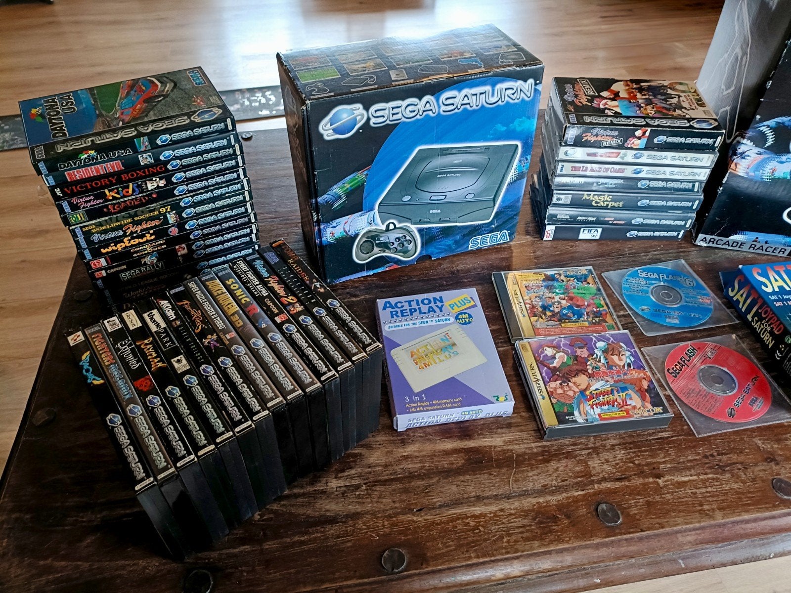 Sega Saturn 2 CIB Back up, region free, 38 games (compleet), Spelcomputers en Games, Ophalen, Zo goed als nieuw, Met 2 controllers