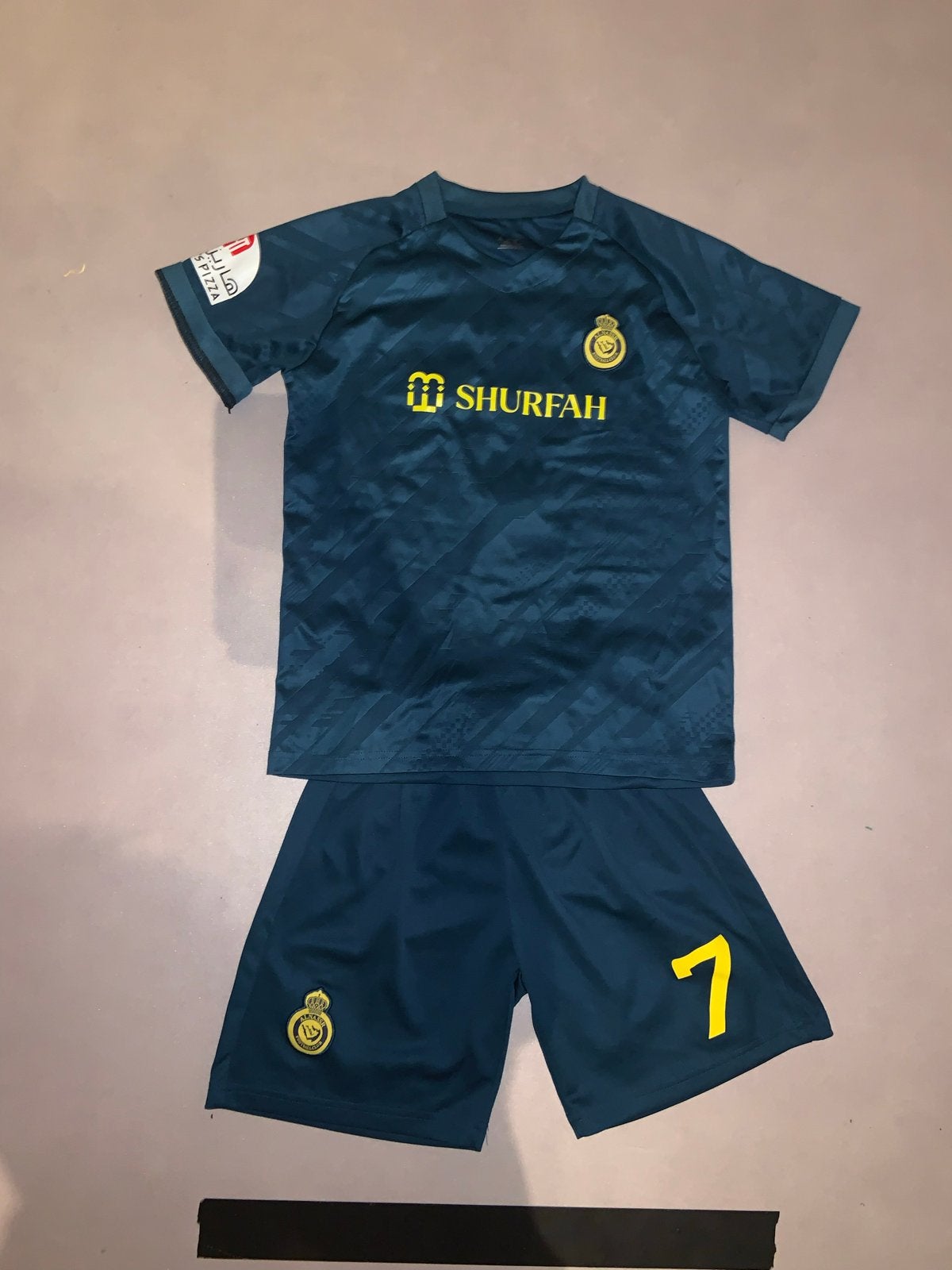 Al Nassr Ronaldo Thuisshirt en Broekje - Maat 26, Overige typen, Zo goed als nieuw, Maat 34 (XS) of kleiner, Verzenden