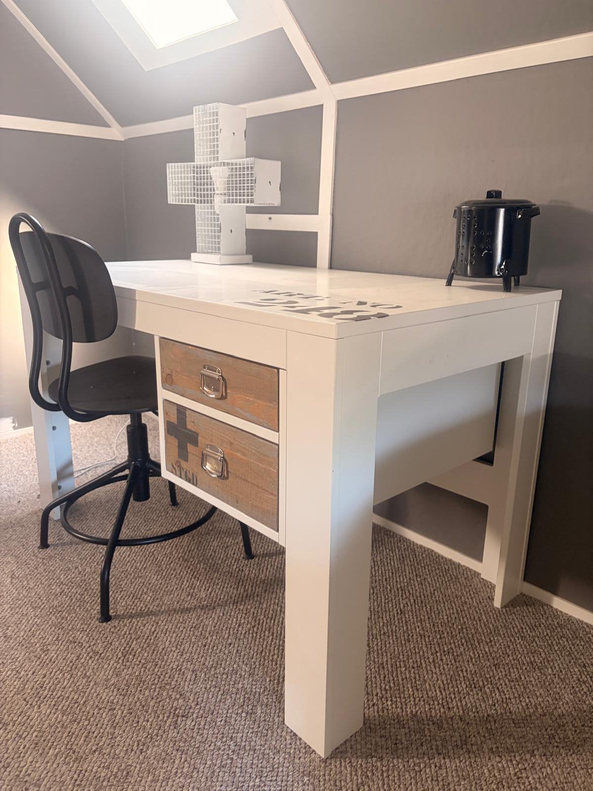 Bureau Stapelgoed, Ophalen, Gebruikt, Tafel(s)