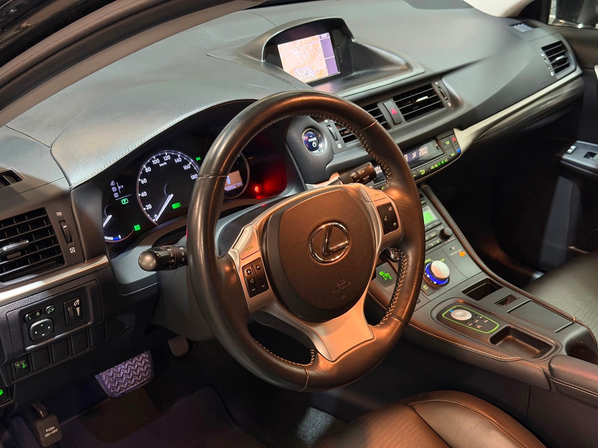 Lexus CT 200h Business Line LED/LEDER/NAVI/CRUISE/CAMERA/VDO, Auto's, Gebruikt, Zwart, 4 cilinders, Zwart