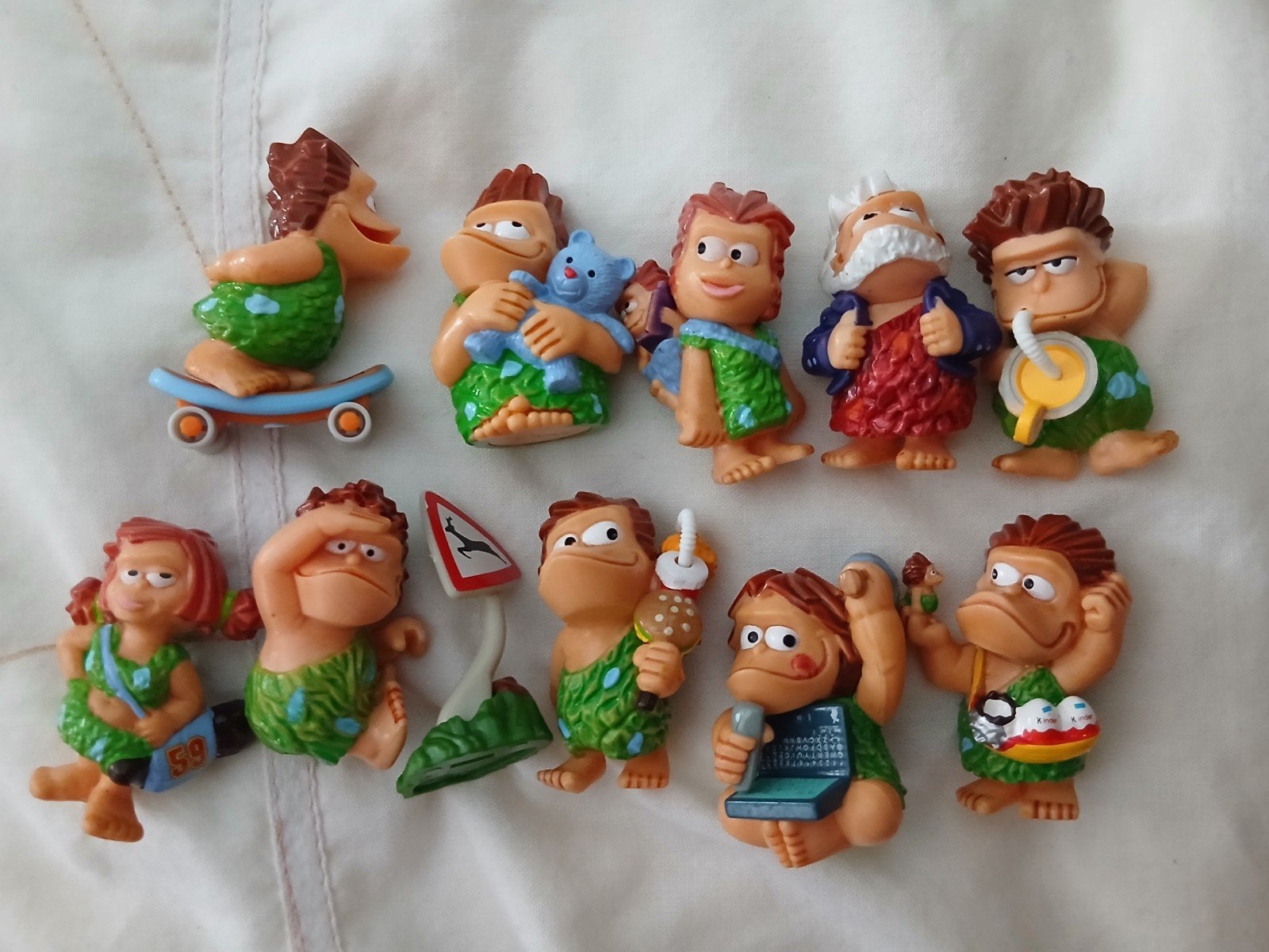 Cavemen / Otzi figuurtjes - Kindersurprise / Ferrero, Verzamelen, Verrassingseieren, Ophalen of Verzenden, Zo goed als nieuw, Hardplasticfiguren