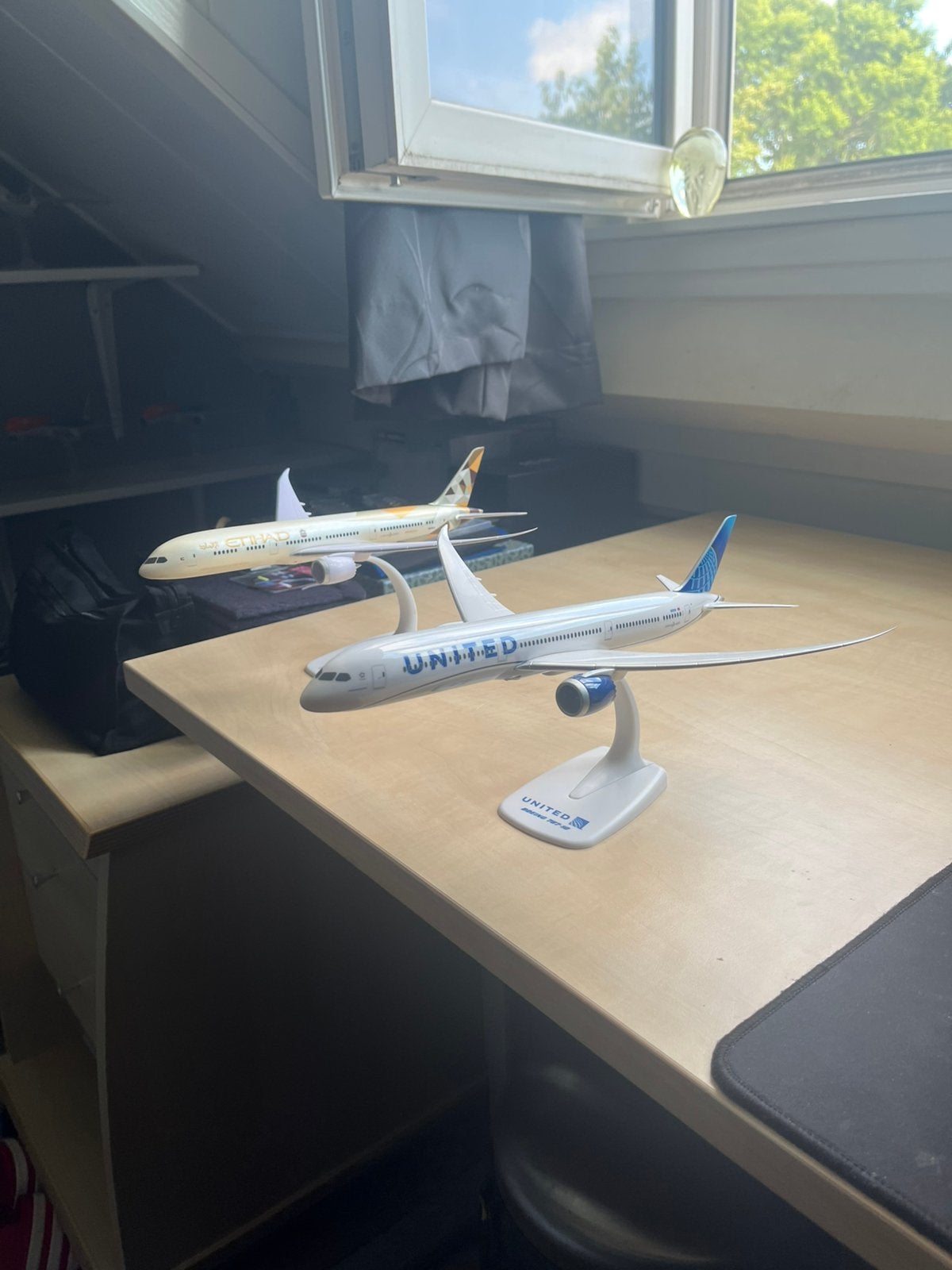 2x boeing 787 1:200, Ophalen of Verzenden, Zo goed als nieuw, Schaalmodel