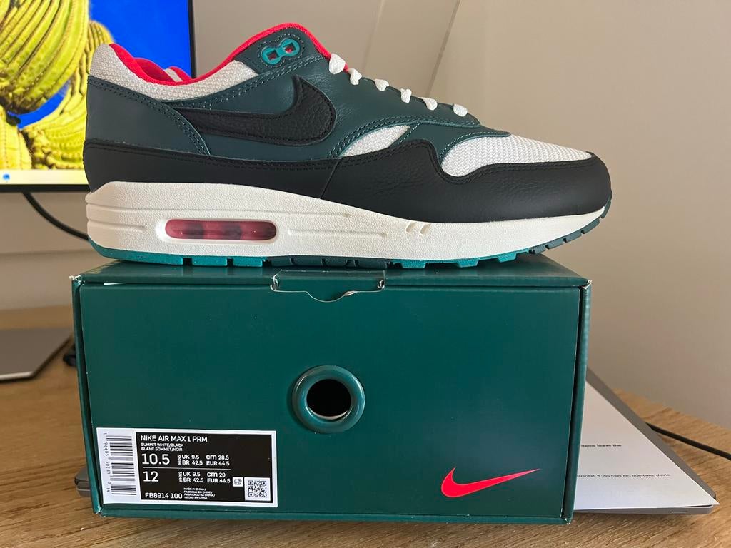 Nike Air Max 1 '87 OG x Liverpool FC (LeBron James) 44,5, Ophalen of Verzenden, Nieuw, Overige kleuren, Sneakers of Gympen