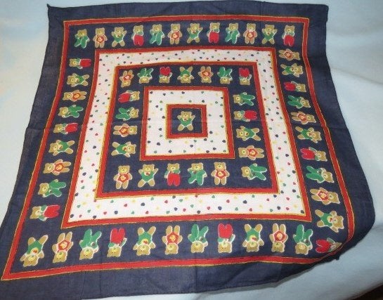 Vintage kindersjaaltje blauw wit met beertjes en hartjes, Kinderen en Baby's, Blauw, Met decoratie, Ophalen of Verzenden, Zo goed als nieuw