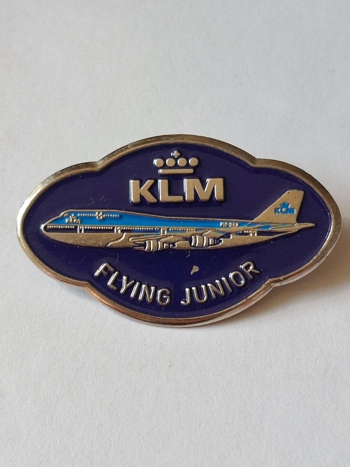 Vintage KLM Flying Junior speldje - Vliegtuig pin, Verzamelen, Ophalen of Verzenden, Zo goed als nieuw, Transport, Speldje of Pin