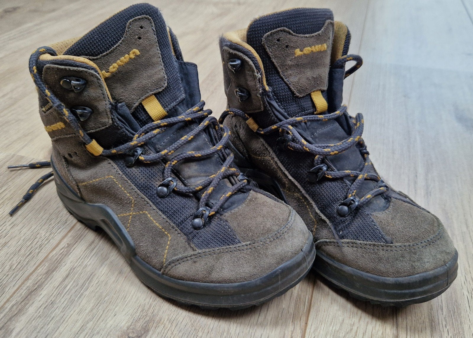 Stevige wandelschoenen voor kind maat 34, Ophalen, Gebruikt, Schoenen