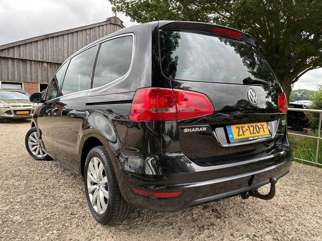 Volkswagen Sharan 2.0 TDI Highline 6p. | Leder + Stoel verw., Auto's, Volkswagen, Voorwielaandrijving, Euro 5, 136 pk, Gebruikt