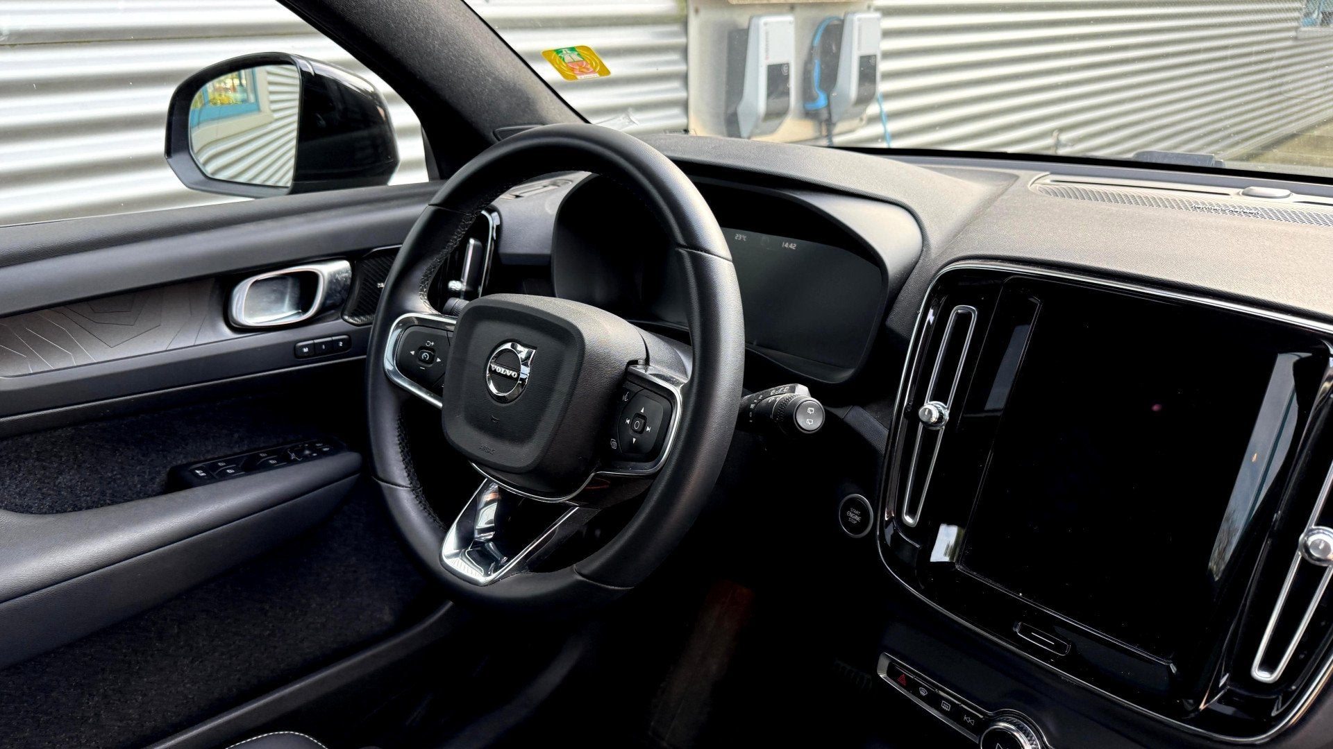 Volvo XC40 1.5 T5 Recharge 193kW/262pk DCT7 Ultimate Dark PA, Dealer onderhouden, Met garantie (alle), Hybride Elektrisch/Benzine