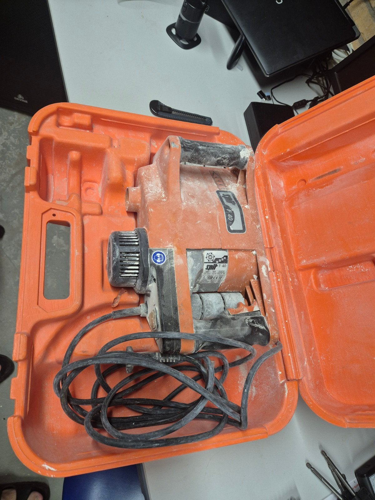 SPIT F40 Freesmachine voor Gibo en gasbeton, Ophalen