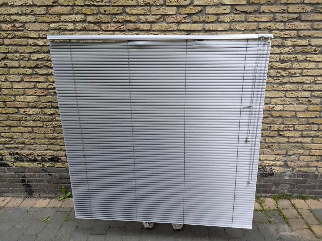 Luxaflex jaloezie 144x144 cm zilverkleurig, Gebruikt, 100 tot 150 cm, 100 tot 150 cm, Ophalen of Verzenden