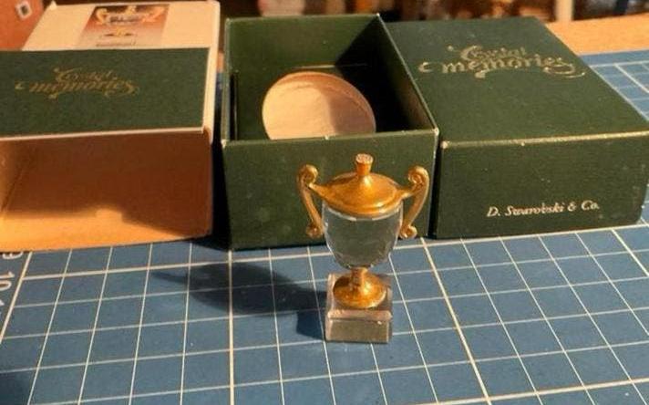 Swarovski Kristal Memories trofee beker, Ophalen of Verzenden, Zo goed als nieuw, Figuurtje