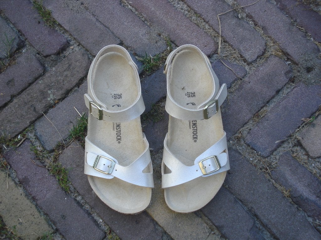 GRATIS VERZENDEN NIEUWE WITTE BIRKENSTOCK SANDALEN 35, Verzenden, Wit, Nieuw, Sandalen of Muiltjes