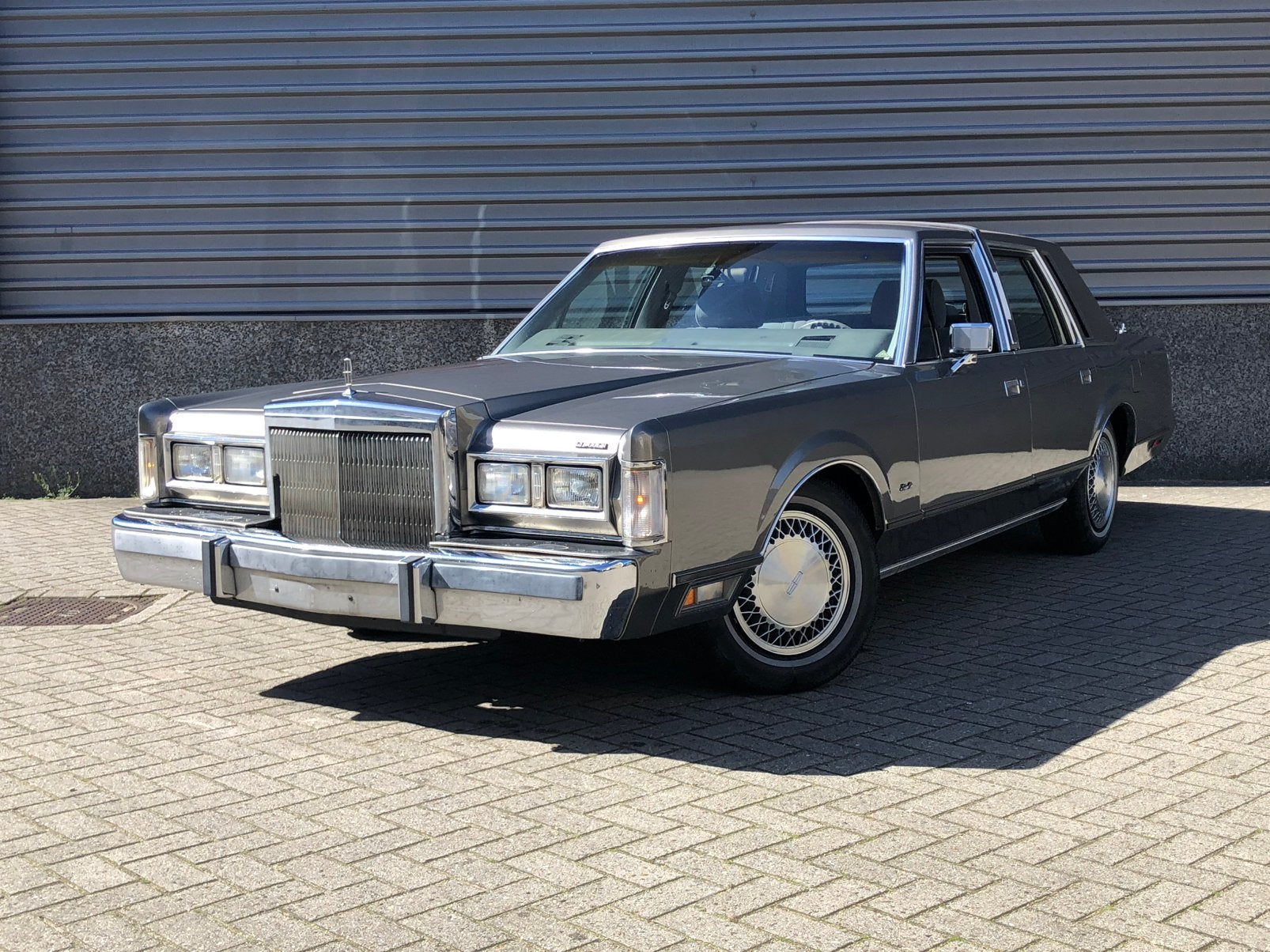 Lincoln Towncar 5.0 EFI Automaat 1988, Auto's, Automaat, Achterwielaandrijving, Bedrijf, Grijs