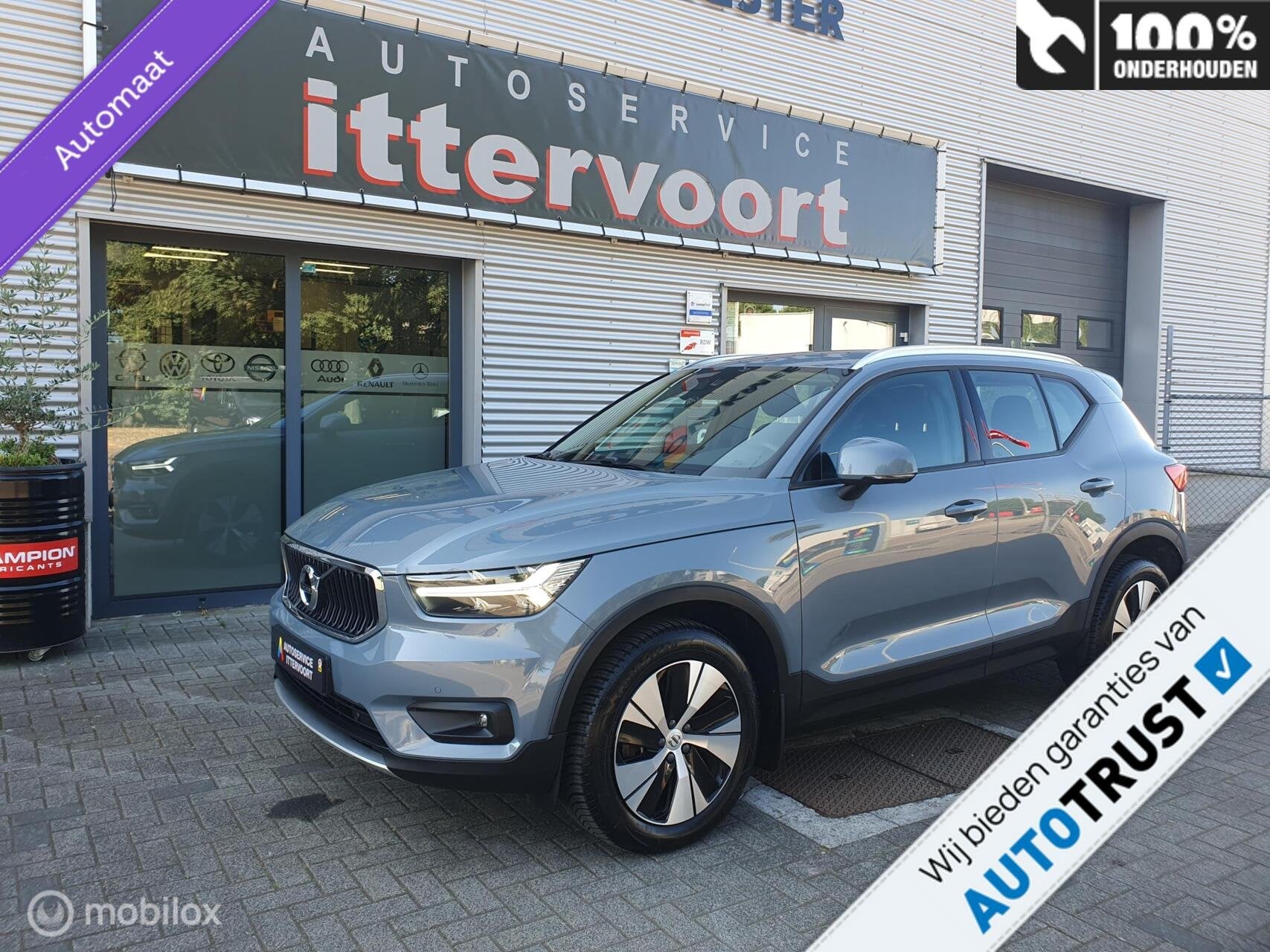 Volvo XC40 1.5 T2 Momentum, Auto's, Stof, Gebruikt, 129 pk, Blauw