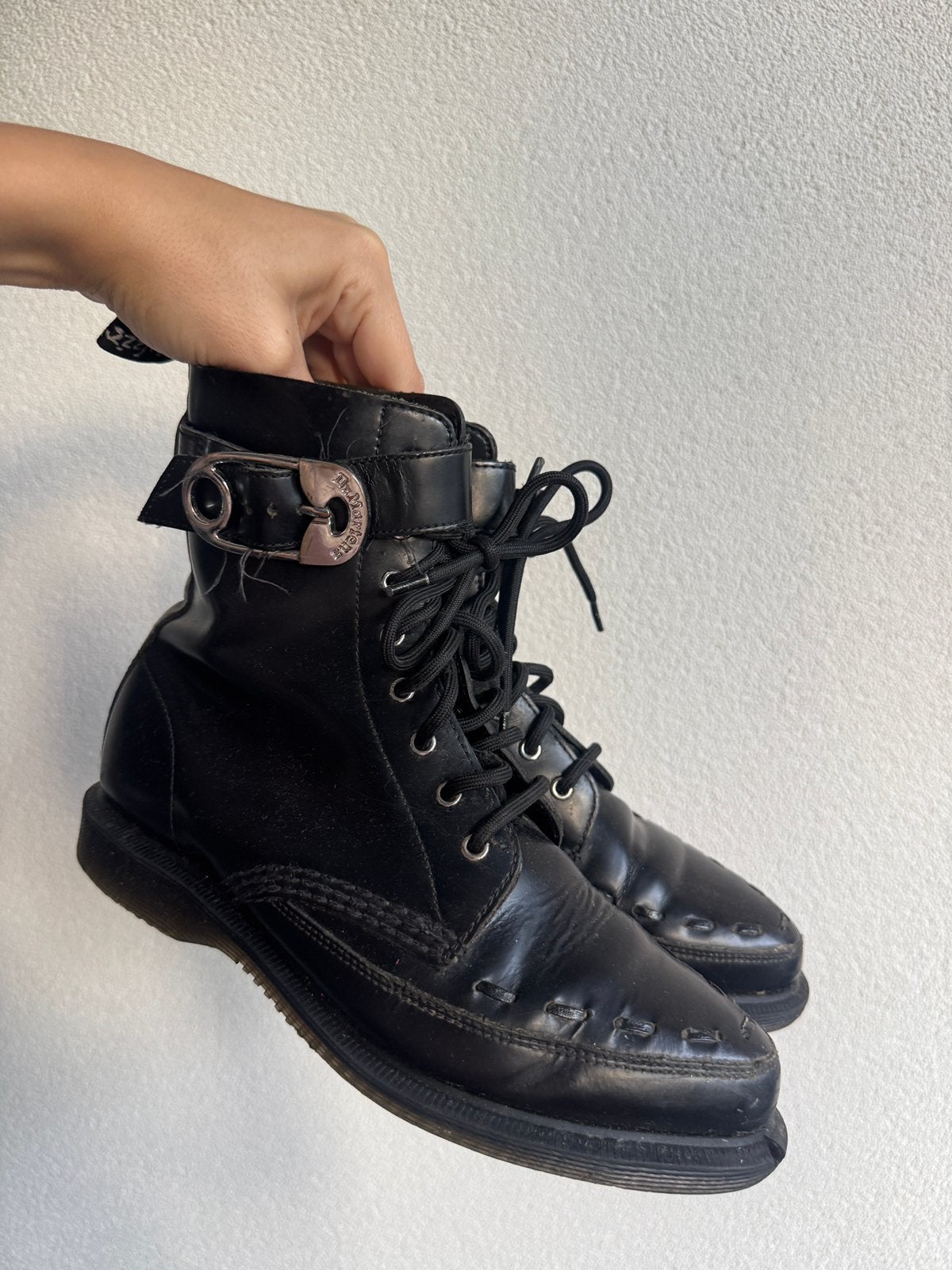Dr. Martens 1460 zwarte grordin creepers laarzen met gesp, Dr. Martens, Dr. Martens, Zwart, Lage of Enkellaarzen