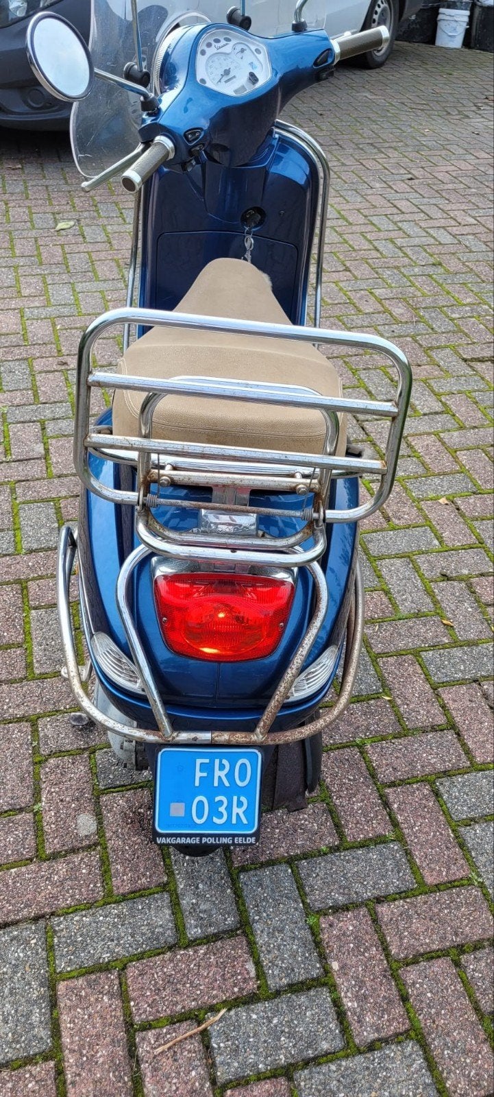 Vespa LX 50, Ophalen, Benzine, Vespa