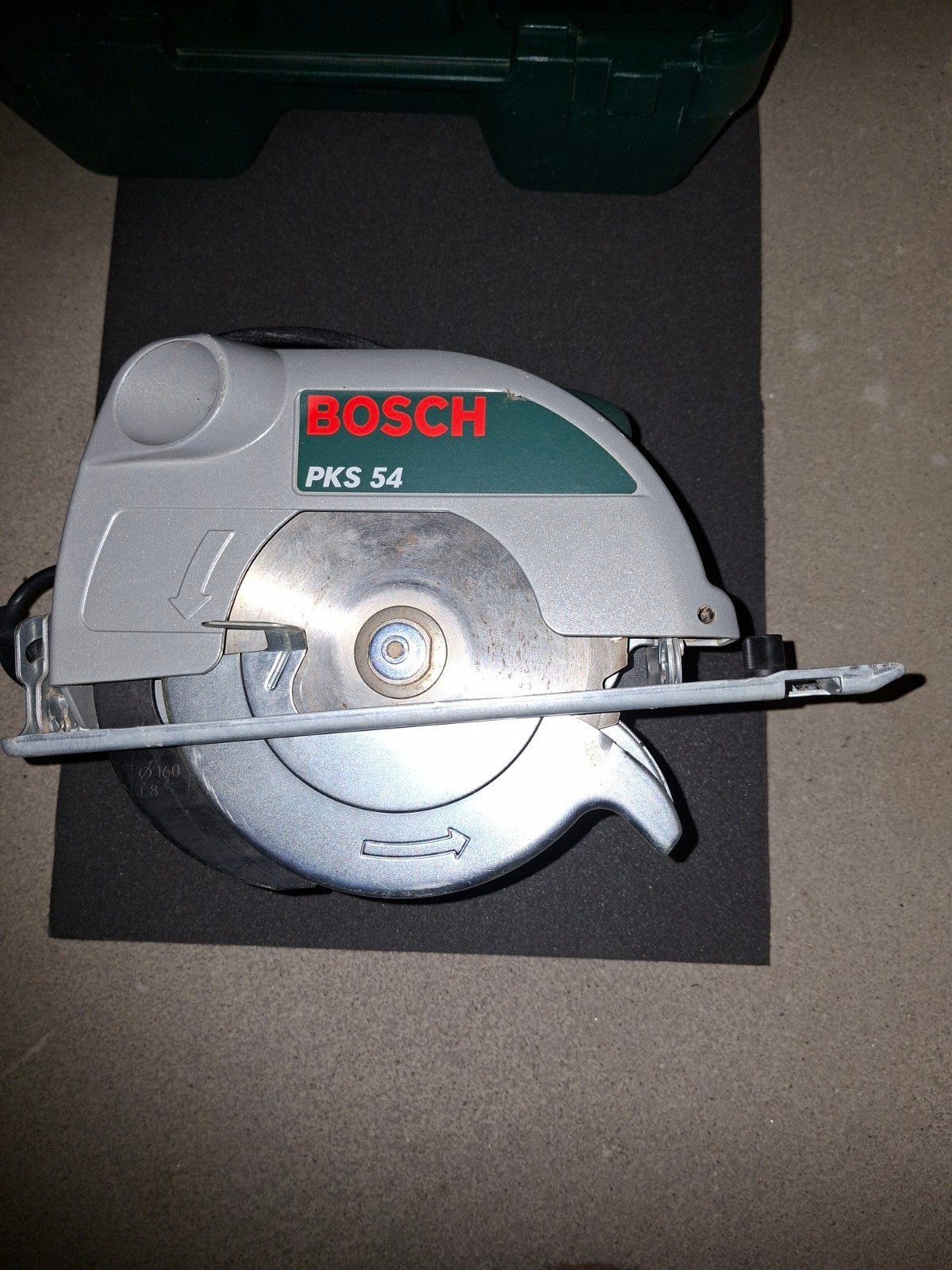 Bosch Cirkelzaag PKS 54 met 2 extra zaagbladen - ZGAN, Ophalen of Verzenden, Zo goed als nieuw, Bosch groen