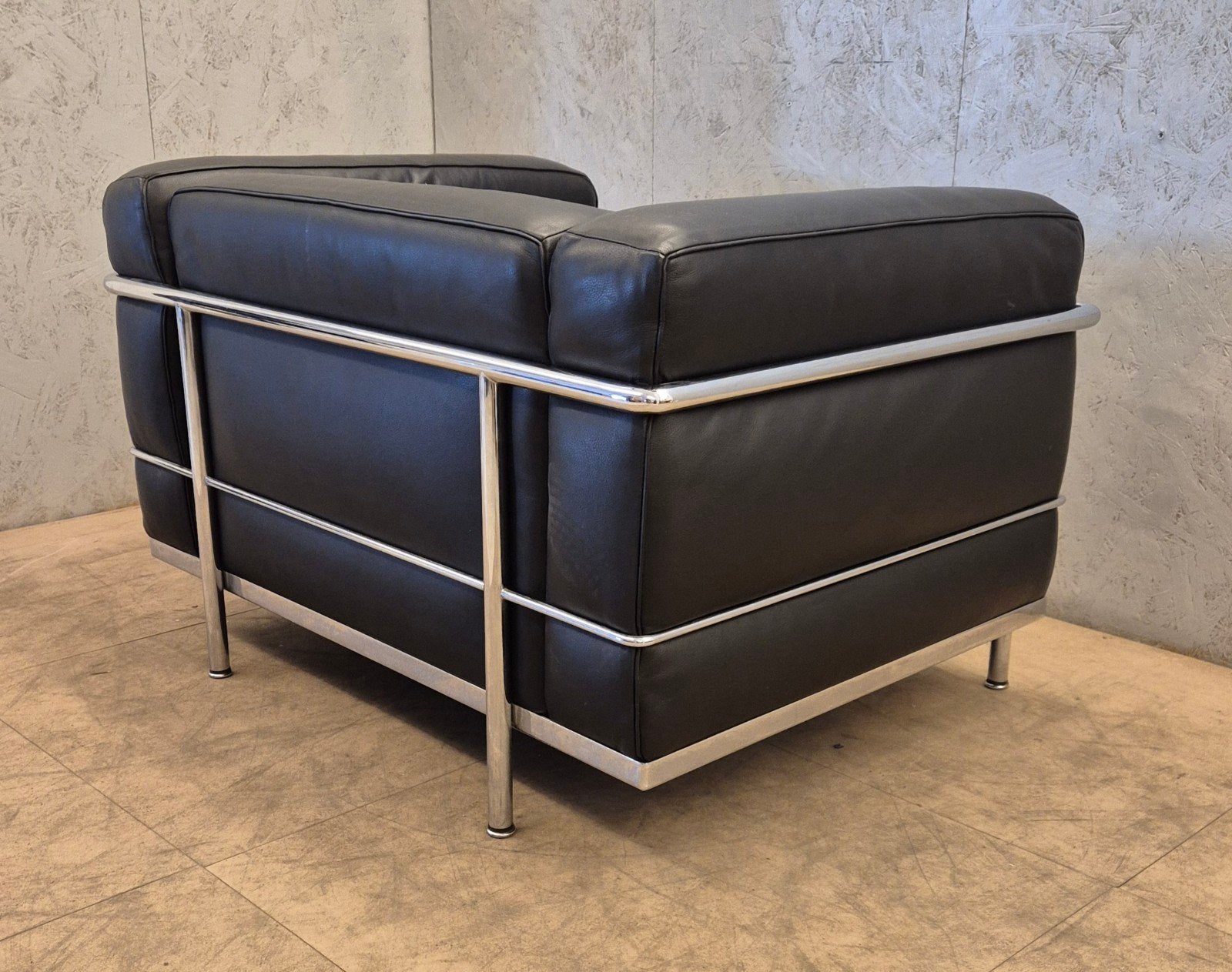 Cassina LC3 Le Corbusier fauteuil zwart leer, Minder dan 75 cm, Cassina, Leer, Zo goed als nieuw