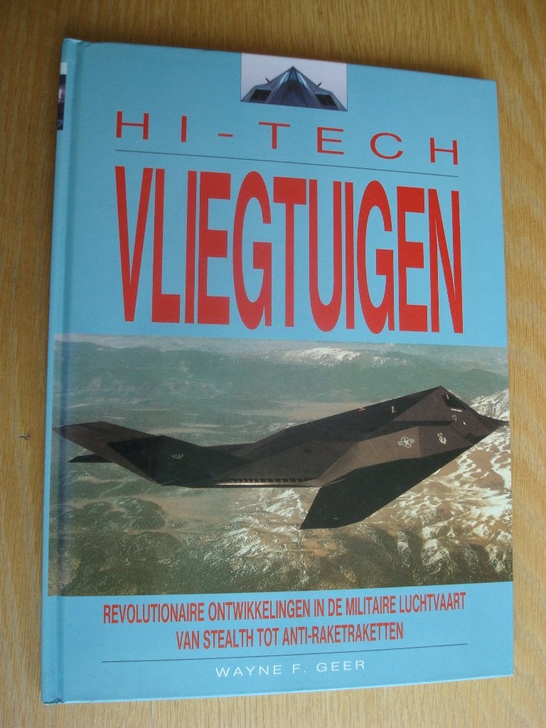 Boek Hi Tech Vliegtuigen, Ophalen of Verzenden, Zo goed als nieuw, Vliegtuig