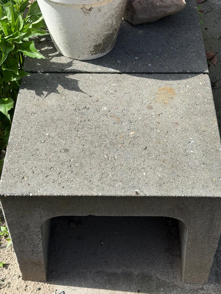 Betonnen tuin stoel/pilaar, Huis en Inrichting, Woonaccessoires | Zuilen en Pilaren, Ophalen of Verzenden, Zo goed als nieuw