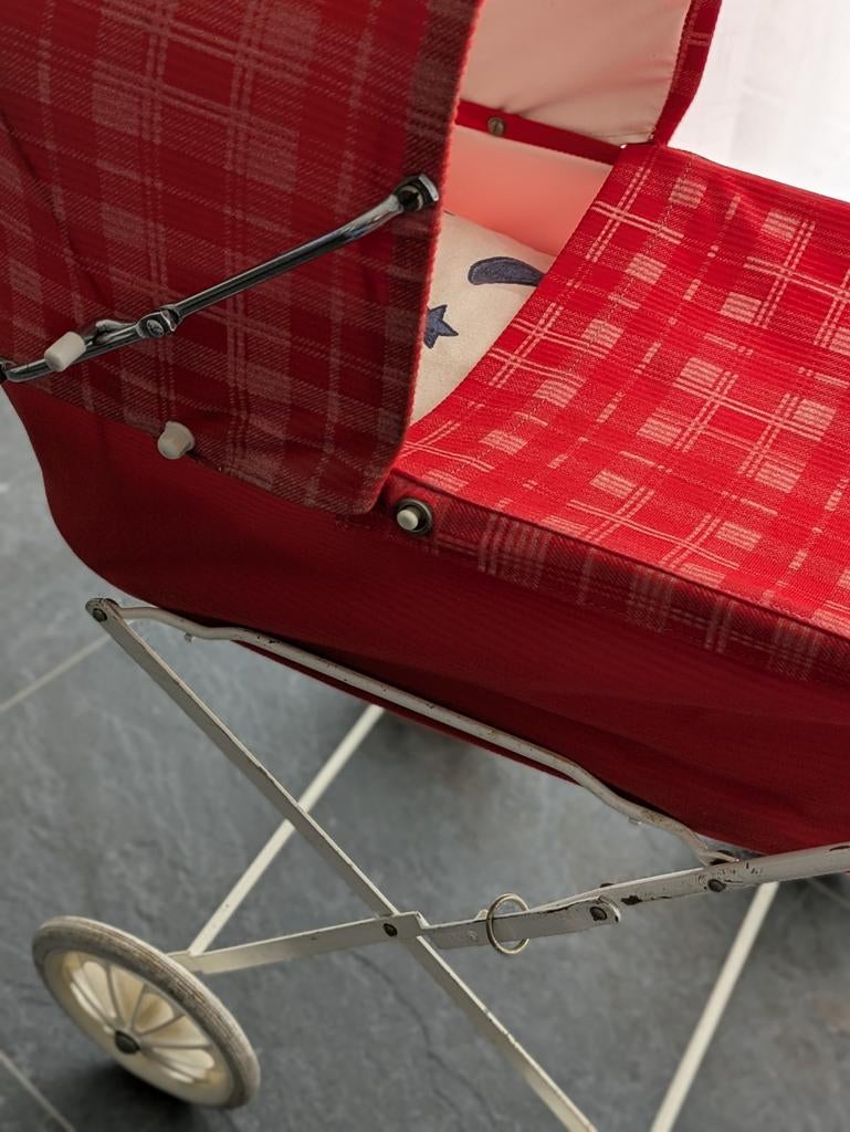Poppenwagen /kinderwagen klassiek rood geruit retro vintage, Ophalen, Gebruikt, Overige typen