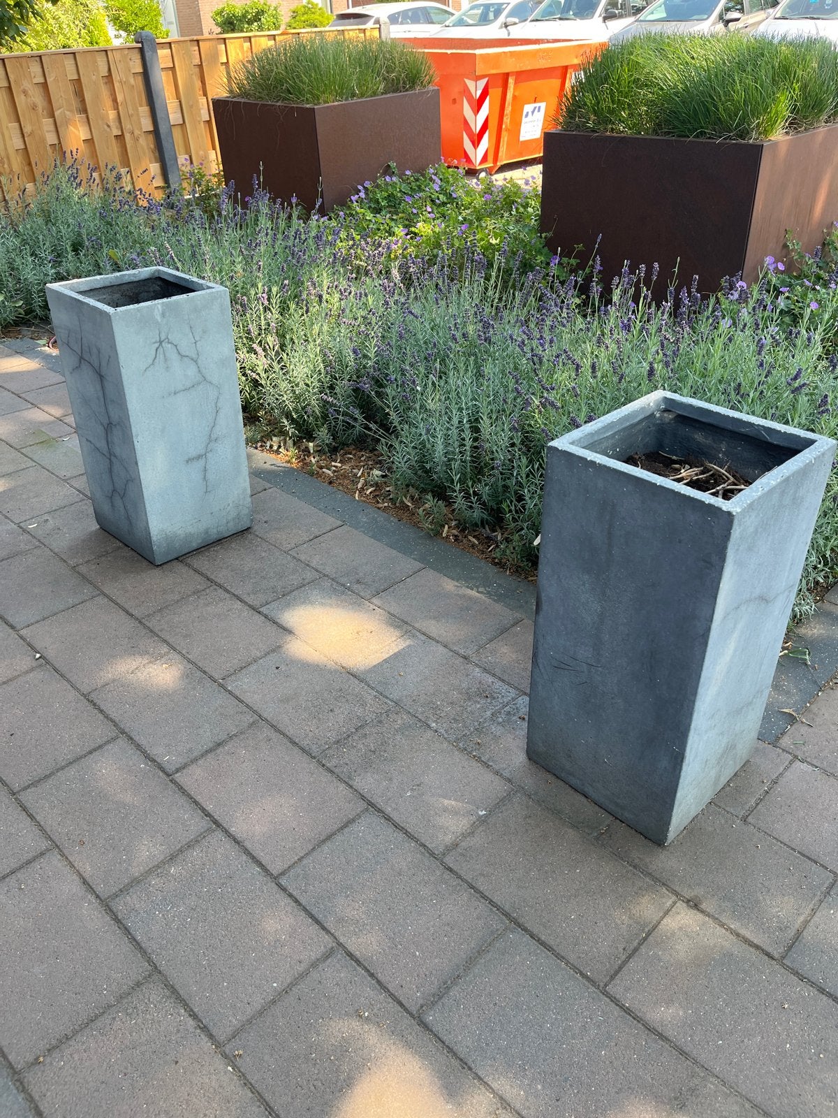 2x Antraciete bloempot 60 cm hoog, 29x29 cm breed, Ophalen, Gebruikt, Minder dan 60 cm, Vierkant