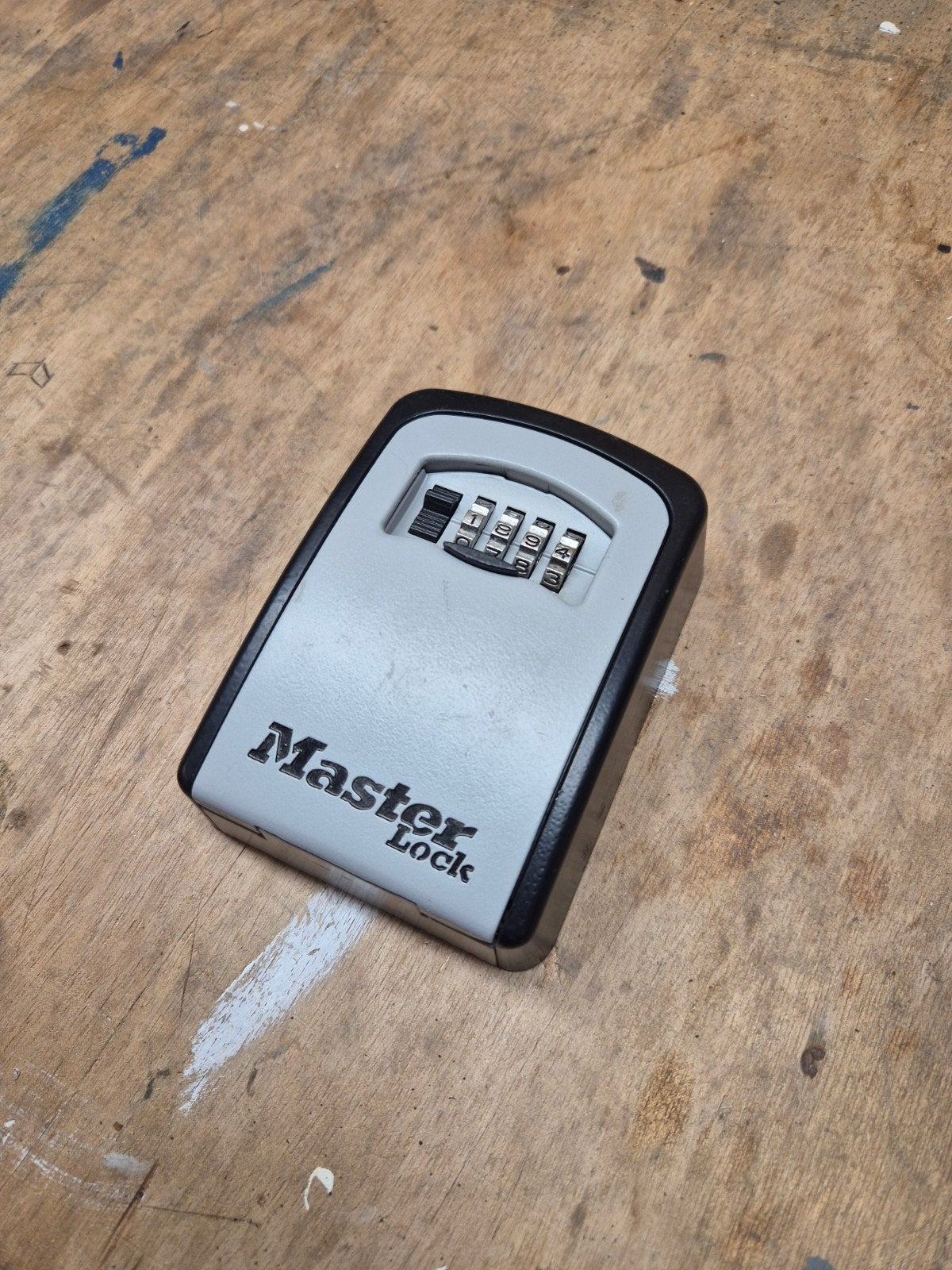 Master Lock sleutelkluisje met cijferslot, Ophalen