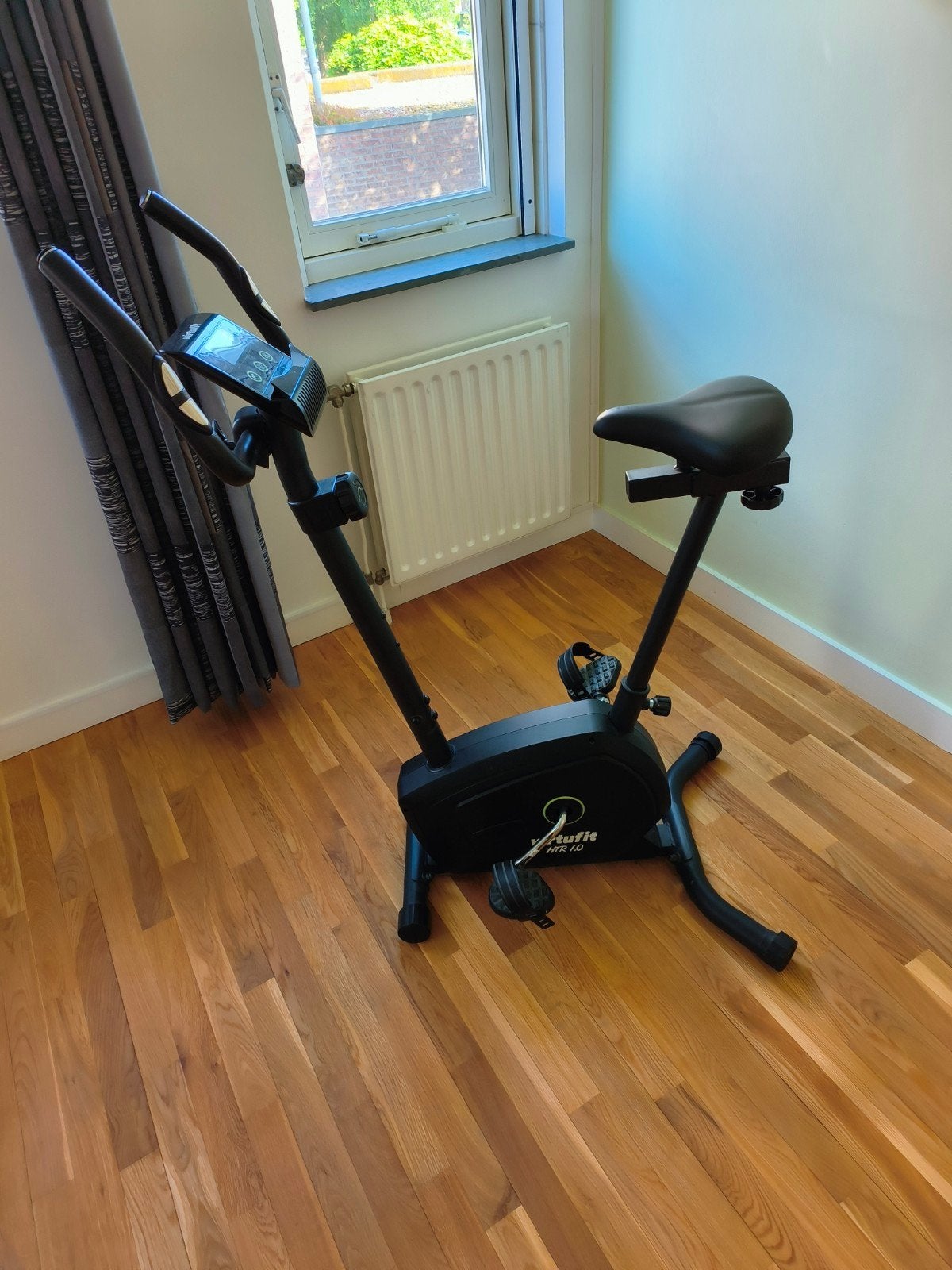 Hometrainer bijna nooit gebruikt. Wegens verhuizing., Ophalen of Verzenden, Zo goed als nieuw, Metaal, Hometrainer