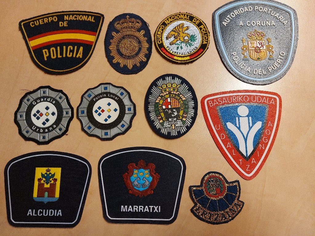 Politie Spanje, Verzamelen, Militaria | Algemeen, Ophalen of Verzenden, Overige soorten, Overige gebieden, Helm of Baret