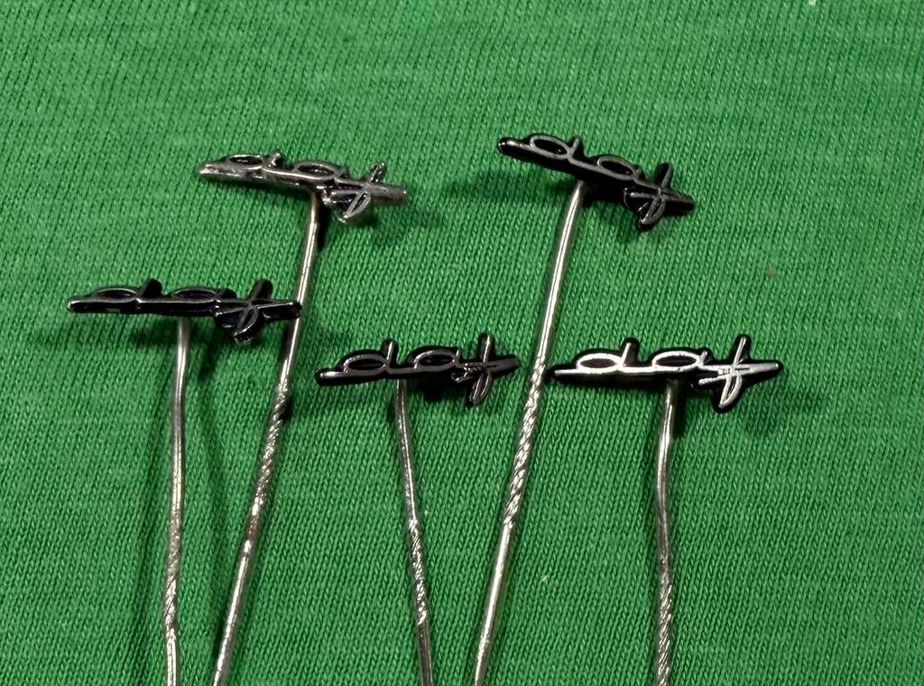 5 Daf speldjes, Verzamelen, Speldjes, Pins en Buttons, Ophalen of Verzenden, Zo goed als nieuw, Merk
