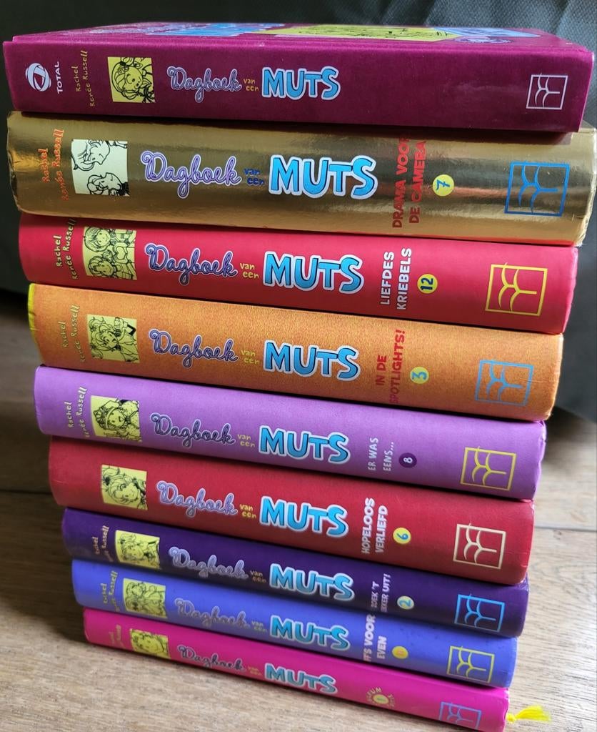 Groot pakket Dagboek van een Muts - 5 Boeken - ZGAN - p.st., Boeken, Ophalen of Verzenden, Zo goed als nieuw, Rachel Renée Russell