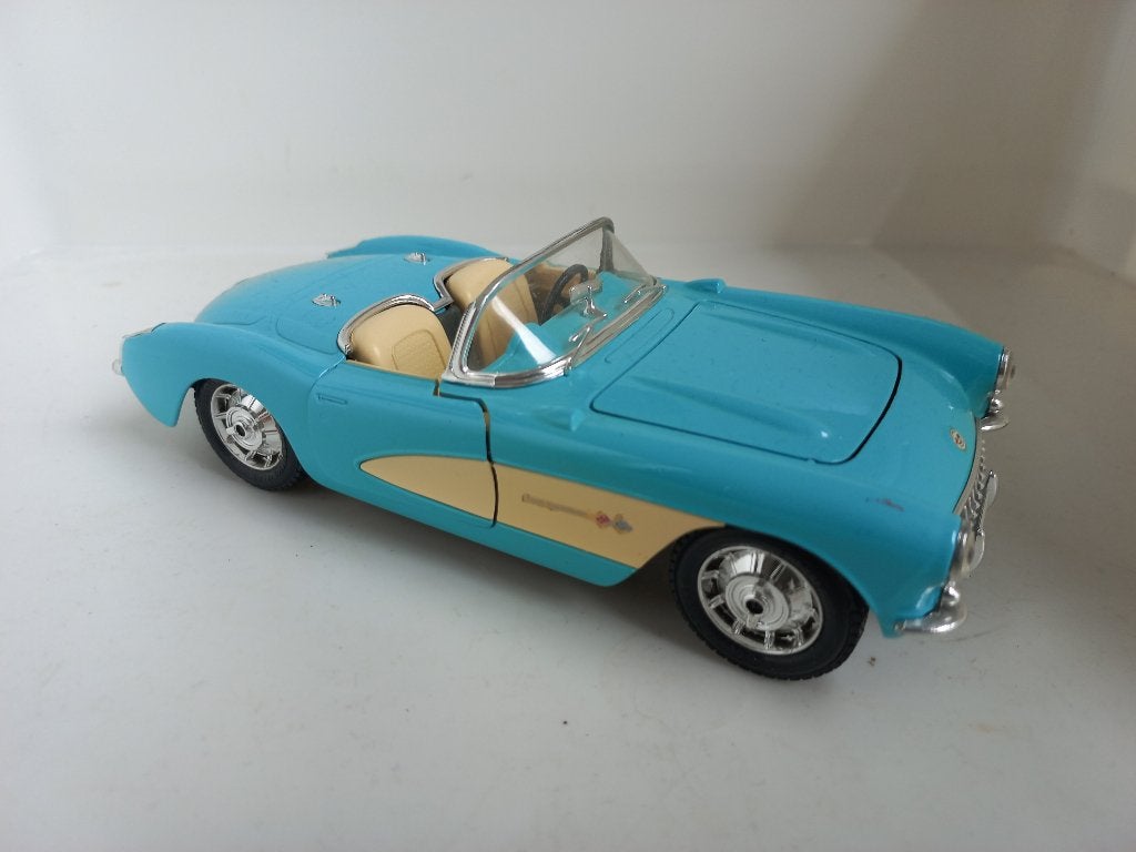 Chevrolet Corvette 1957 Bburago 1:24 modelauto 113, Ophalen of Verzenden, Zo goed als nieuw, Auto, Bburago
