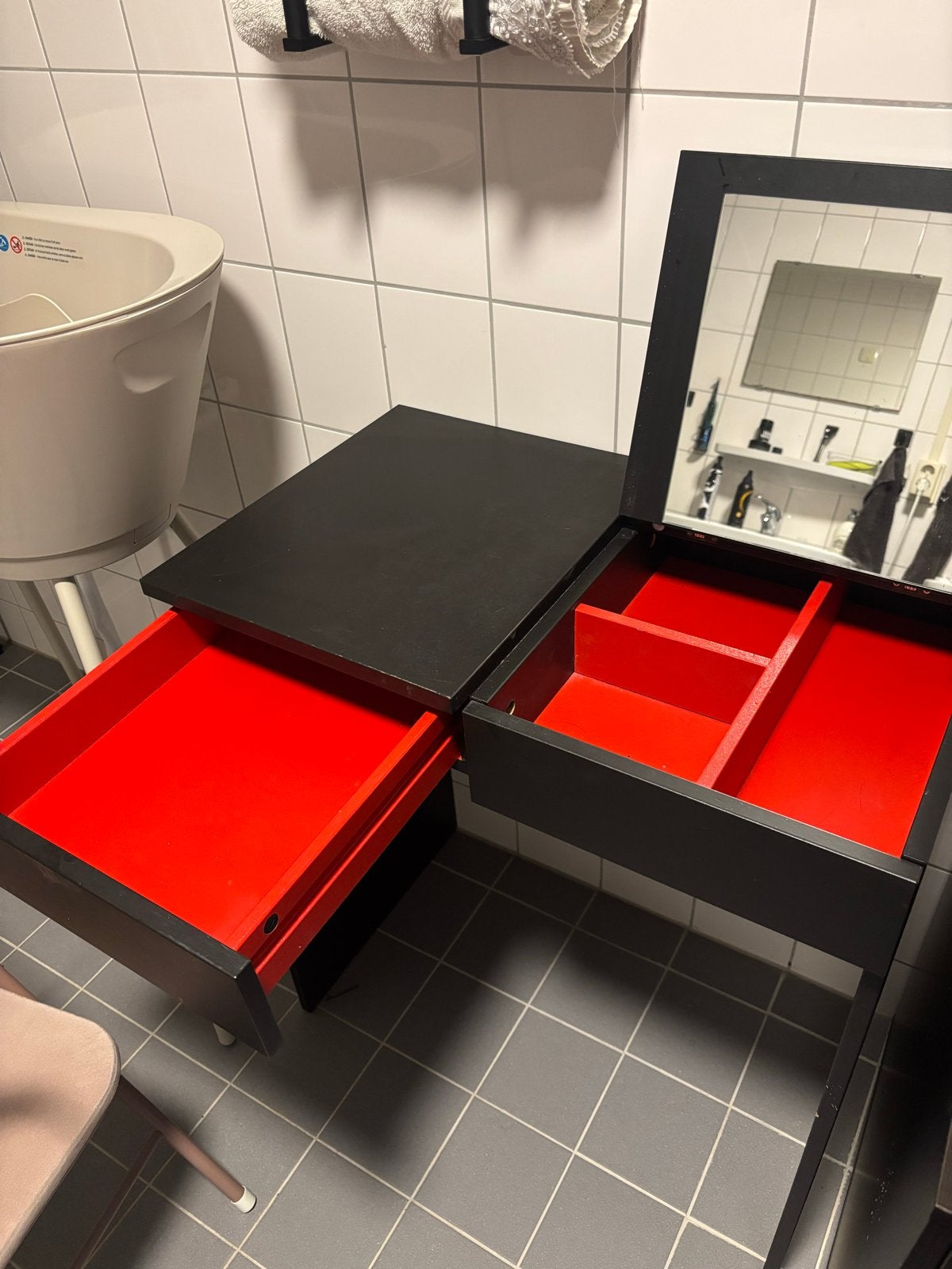 Ikea make-up tafel met spiegel en opbergruimte, Ophalen, Gebruikt, 50 tot 100 cm, Minder dan 100 cm