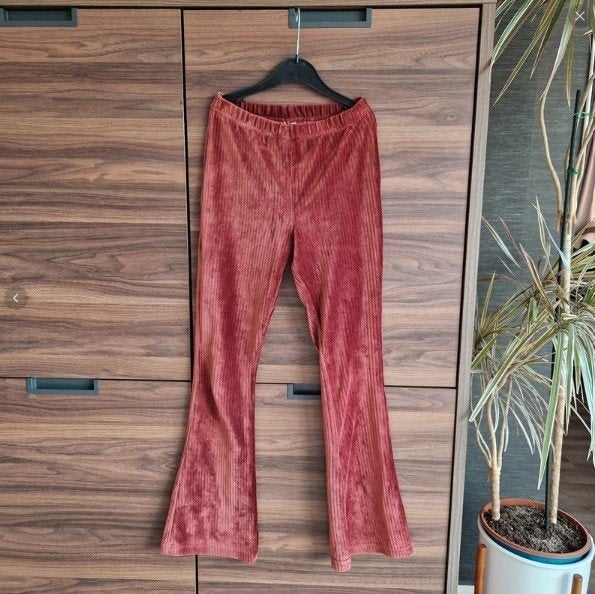 Roestroze flared broek met ribfluweel-look 146, Ophalen of Verzenden, Zo goed als nieuw, Meisje, Broek