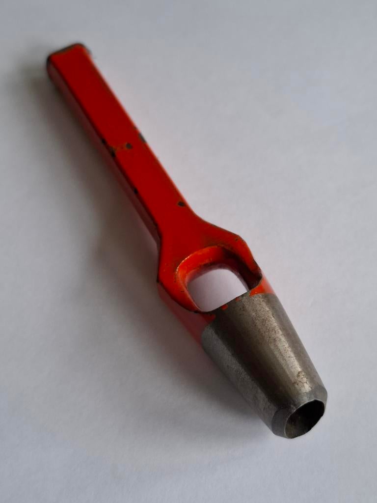 Robuuste Pons voor Leer of Textiel, Doe-het-zelf en Verbouw, Gereedschap | Handgereedschap, Ophalen of Verzenden, Gebruikt