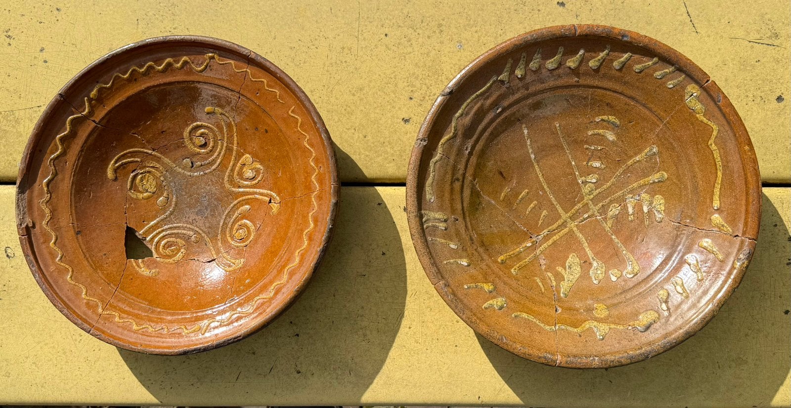 Bodemvondst beerpunt vondst Delft aardewerk schotels, Ophalen of Verzenden