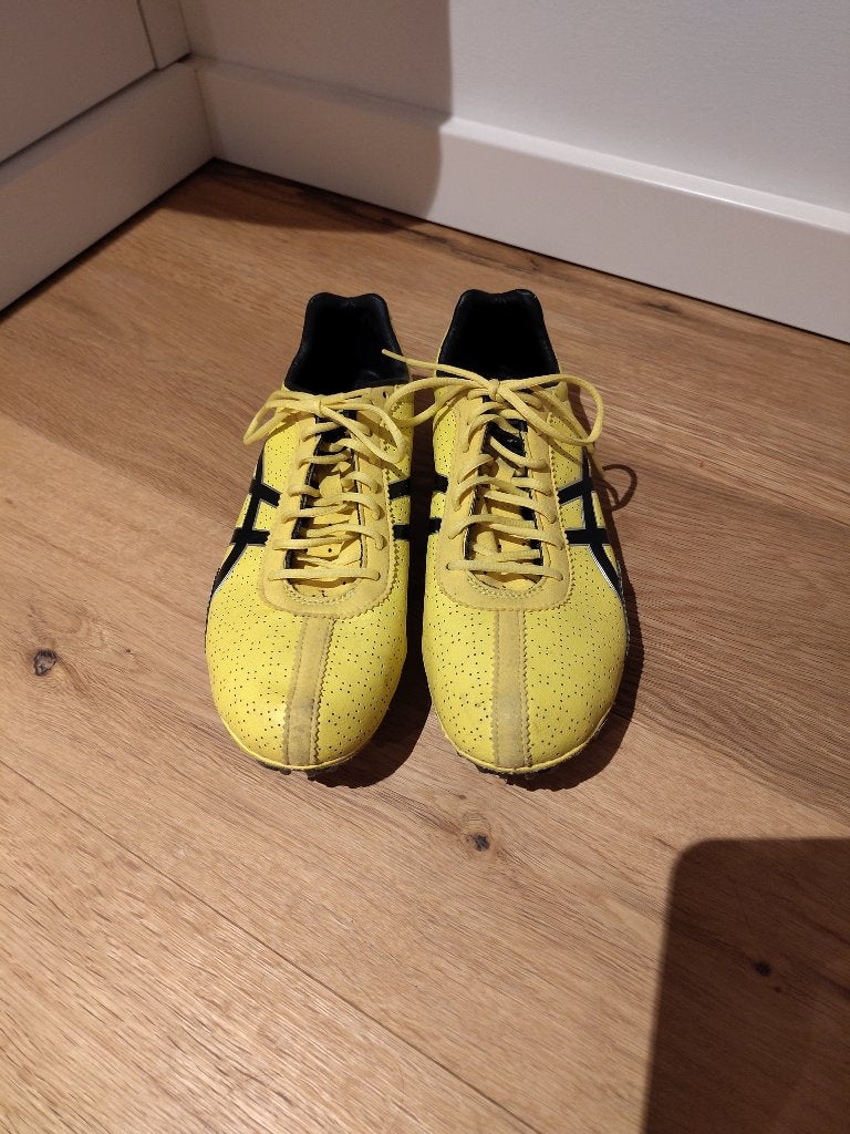 Gele Asics spikes maat 40, Sport en Fitness, Loopsport en Atletiek, Ophalen of Verzenden, Zo goed als nieuw, Spikes, Hardlopen