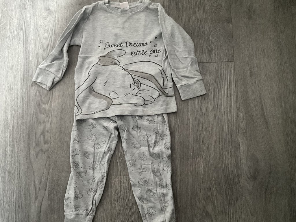 leuke dsney pyjama / 98 - 104, Ophalen of Verzenden, Zo goed als nieuw, Jongen, Nacht- of Onderkleding