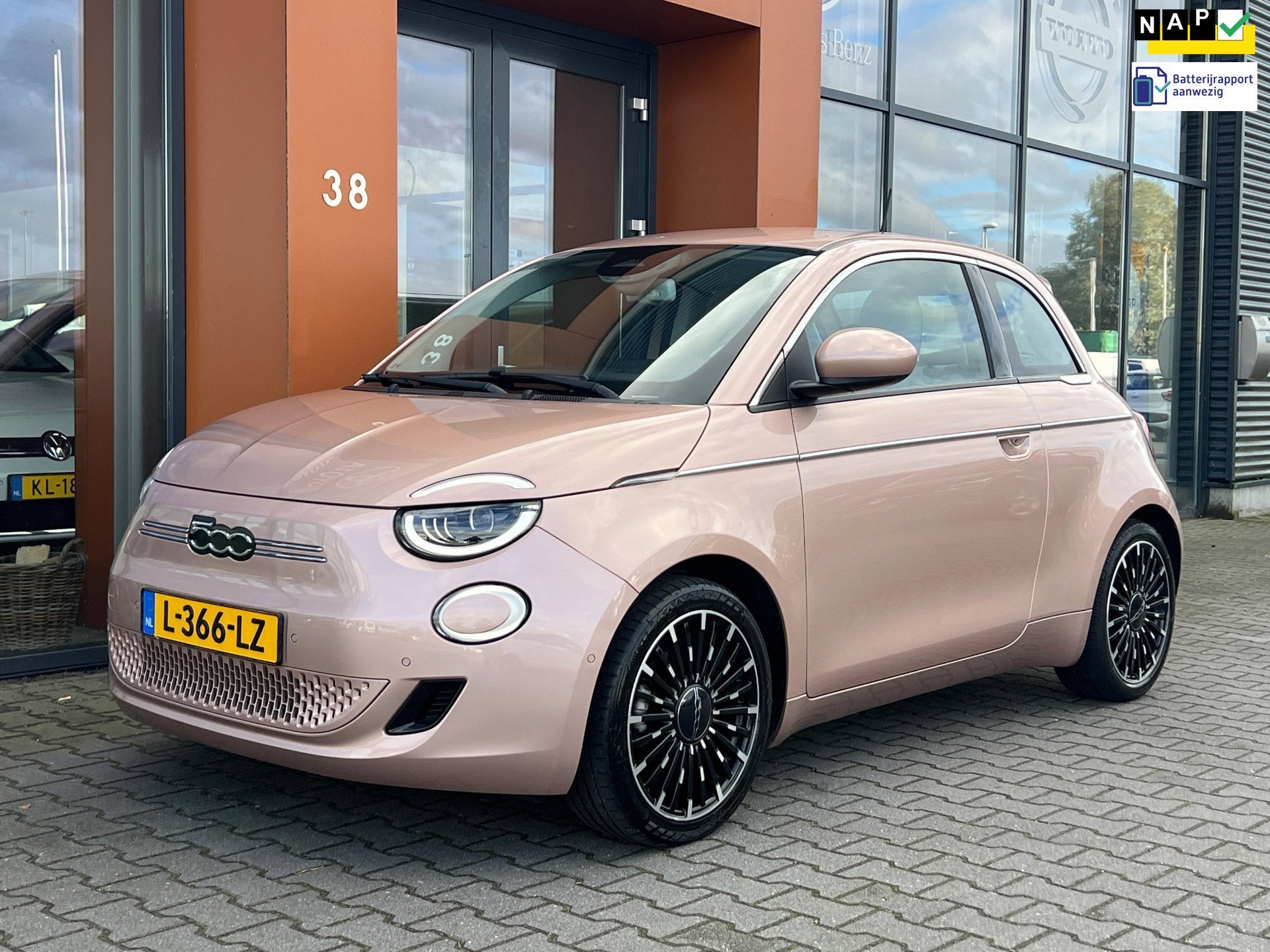 Fiat 500 3+1 La Prima 42 kWh|Leer|Carplay|LED|PDC+Camera|NAP, Auto's, 1300 kg, 118 pk, 4 stoelen, Onderhoudsboekje