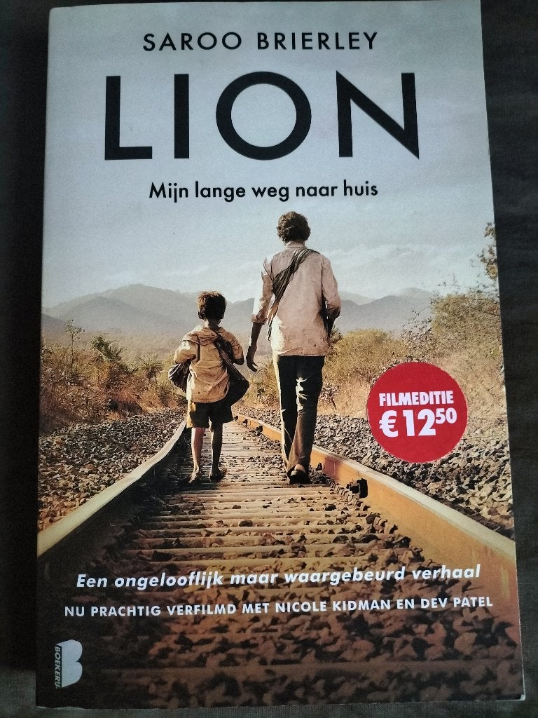 Saroo Brierley - Lion / Mijn lange weg naar huis, Boeken, Biografieën, Zo goed als nieuw, Ophalen of Verzenden