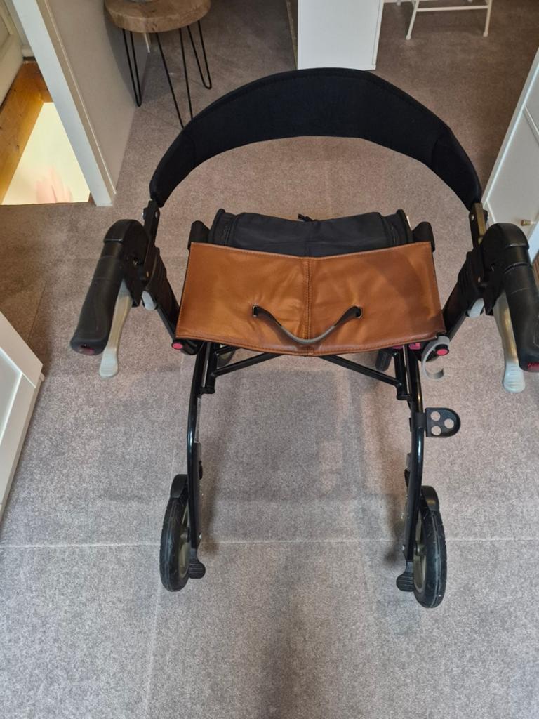 Rollator 3 jaar oud, Ophalen, Zo goed als nieuw