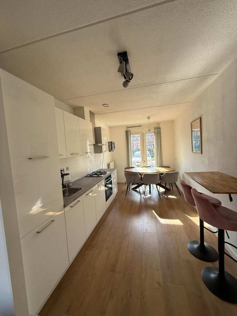 Tijdelijk te huur, 129 m², Direct bij eigenaar, 5 kamers, Tussenwoning