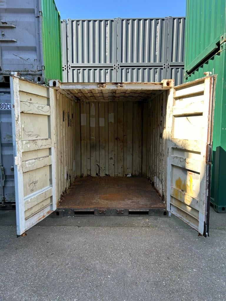 Gebruikte 8ft container, Ophalen