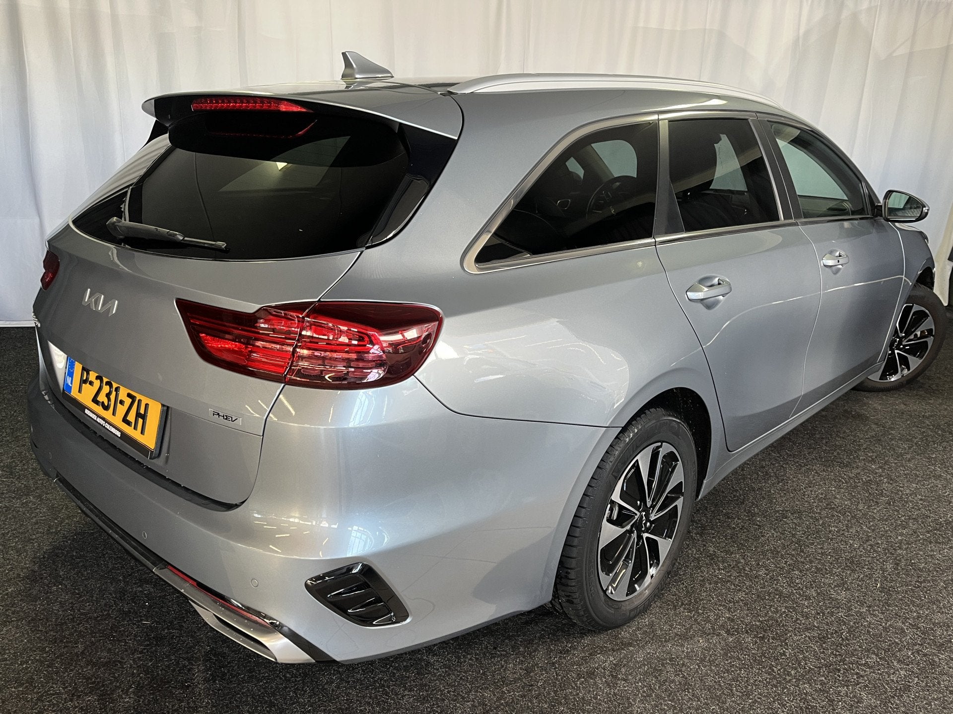 Kia Ceed Sportswagon 1.6 GDI PHEV PLUG-IN DynamicPlusLine 1E, 8 kWh, 77 km/l, Gebruikt, Leder en Stof